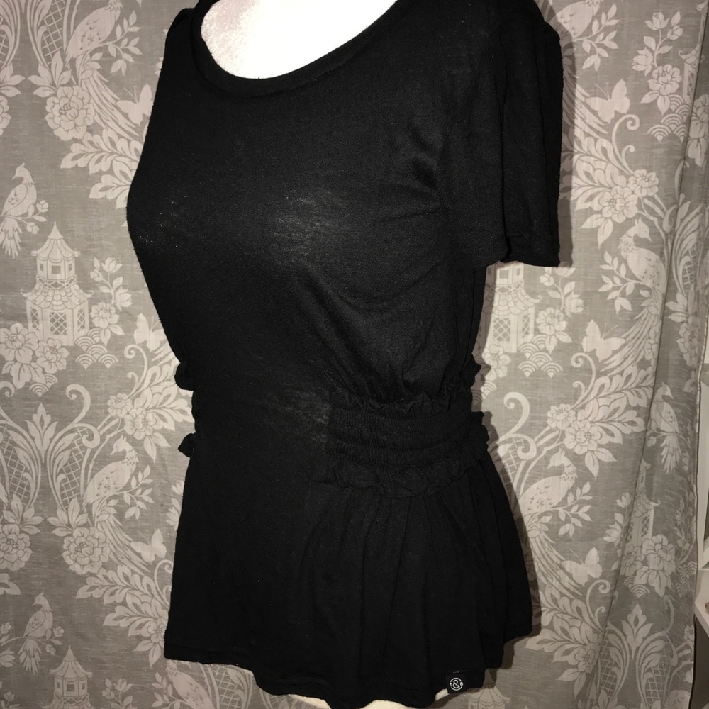 Black tee